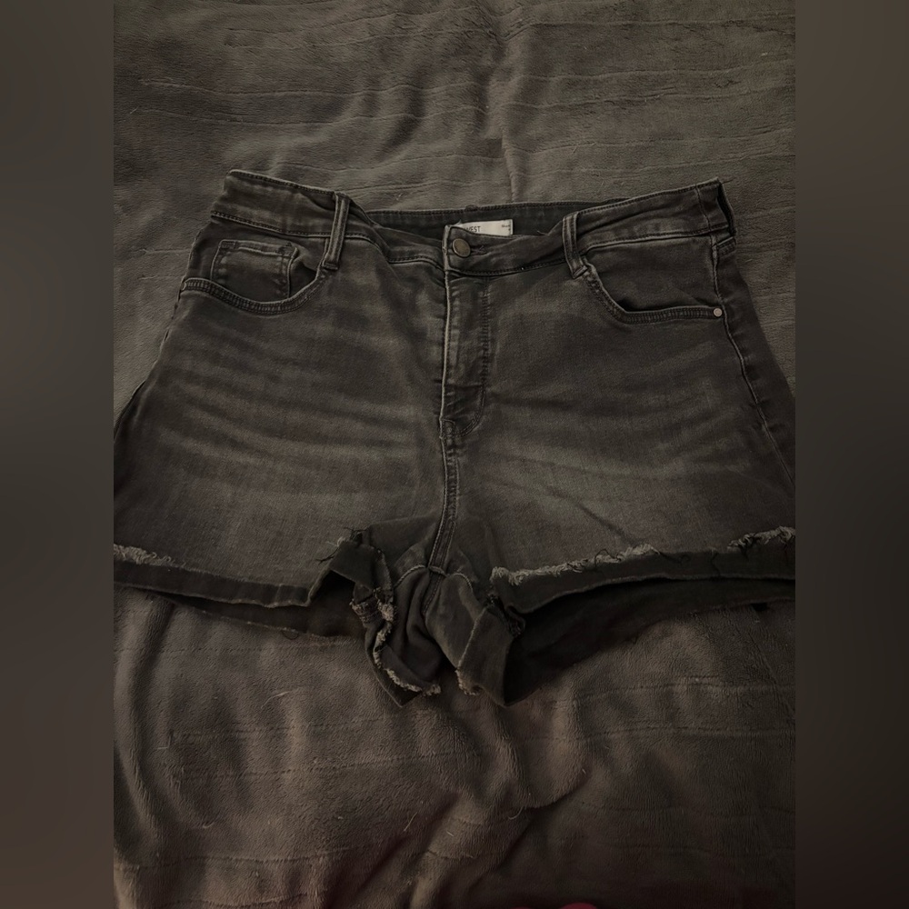 Nine West black shorts. Size 14